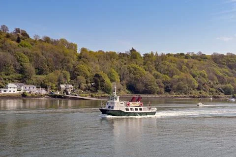 Small passenger ferry sailing on the River Dart in Dartmouth, Devon Stock-Fotos