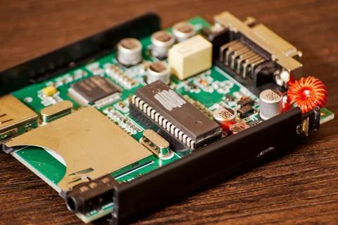 Small PCB with USB and processor on the engineer table Foto stock