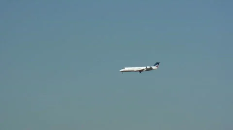 Small plane descending Stock Footage 632987