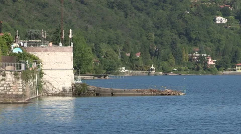A small port on Lake Maggiore Video stock 59190398