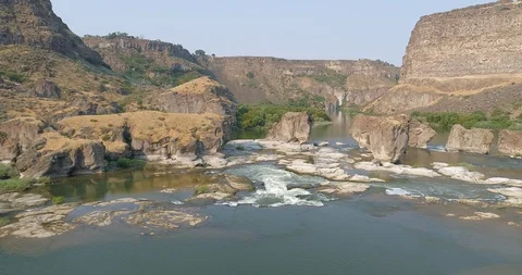 Small Rapids in River Valley 스톡 동영상 85710933