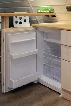 Small refrigerator in the kitchen Stock-Fotos