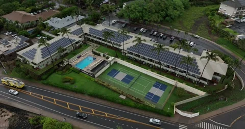 Small Resort with a View of the Ocean Drone Aerial View Kihei Maui Hawaii USA 動画素材 335793443