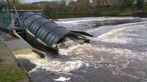 Small, river based hydroelectric power plant Vídeos de archivo 236241384