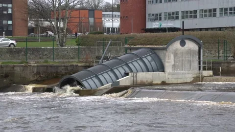 Small, river based hydroelectric power plant Vídeos de archivo 236241387