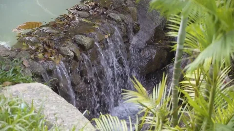 Small river Vídeos de archivo 89689709