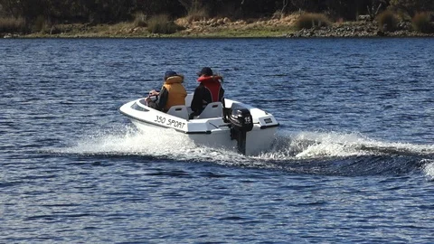 Small Runabout Boat. Video stock 115804869