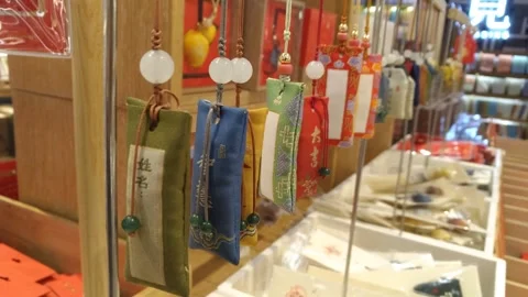 Small sachet pendant Video stock 291959105