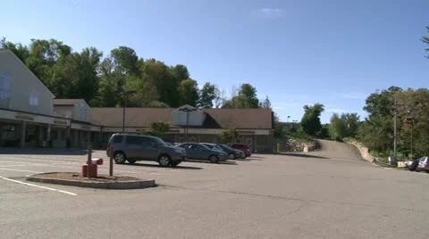 Small shopping center (5 of 5) Stock-Footage 16282019