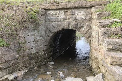 Small Stone Tunnel Stock-Fotos