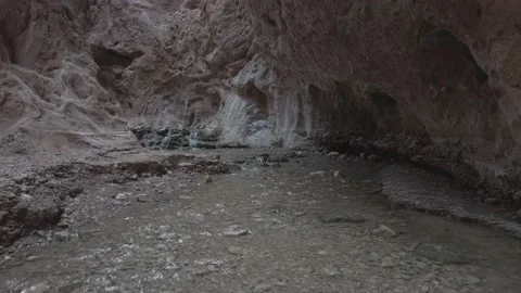 A Small Stream running through a cave in the Grand Canyon with Audio. 스톡 동영상 157188454