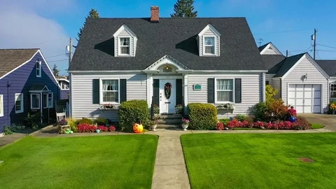 Small suburban house tiny planet asteroid approach Vídeos de archivo 97036210
