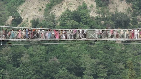 Small suspension bridge, traffic Video stock 13895685