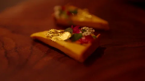 Small tart slices with rack focus 库存影片 335703242