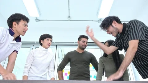 Small team meeting. Stock Footage 92411700
