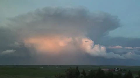 Small thundershower dissipates Stock Footage 54719484