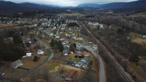 Small town in Appalachian Mountains 스톡 동영상 128656525