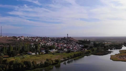 Small Town Built on a Hill 库存影片 253978059