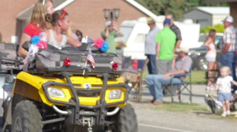 Small town Parade 8 Vidéo 27533679