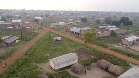 Small town as seen by drone in northeastern Uganda, East Africa Vídeos de archivo 126141723