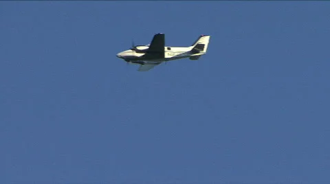 Small Twin Engine Airplane Video stock 285159