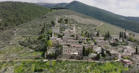 Small village in Umbrian landscape Stock Footage 238434648