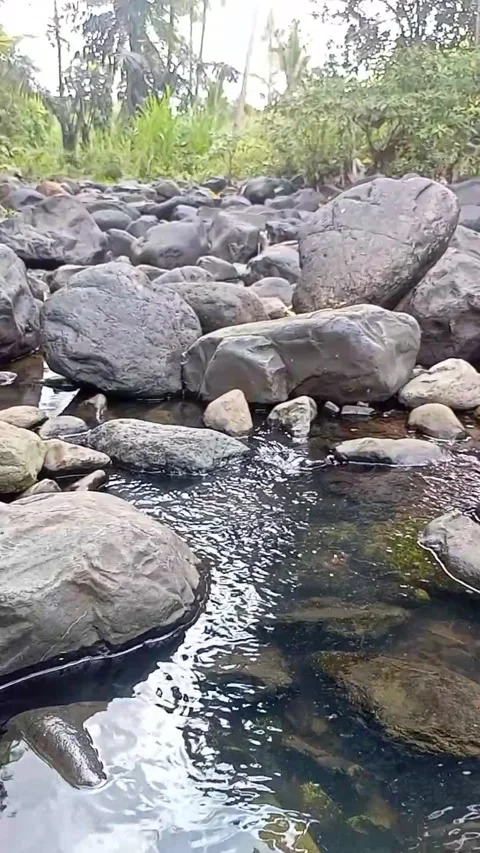 Small water flow 8 Video stock 207971803