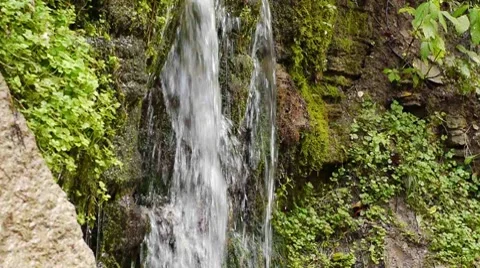 Small waterfall in autumnal forest 스톡 동영상 8601043