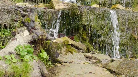 Small waterfall in autumnal forest 스톡 동영상 8601093