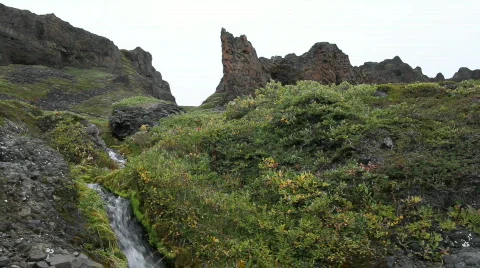 Small waterfall in beautiful surroundings Video stock 851410