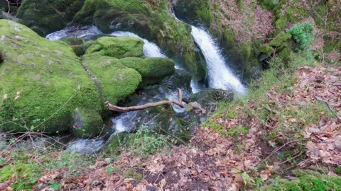 Small waterfall in the Cumbrian Lake District, just outside the village of .. Stockbeeldmateriaal 237362234