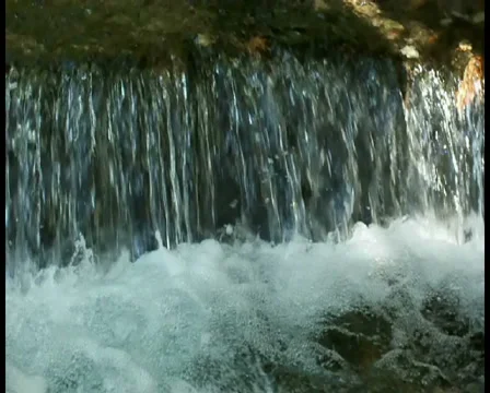Small Waterfall 库存影片 924497