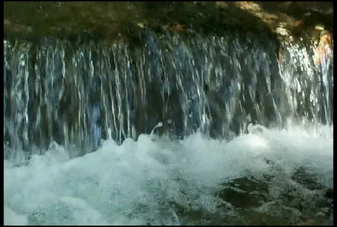 Small Waterfall 库存影片 924500