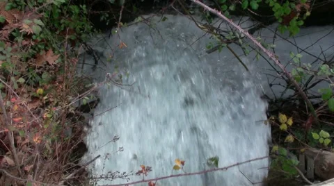 Small waterfall Stockbeeldmateriaal 41666130