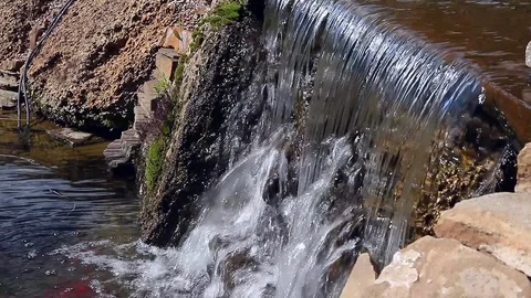 Small waterfall  库存影片 78154346