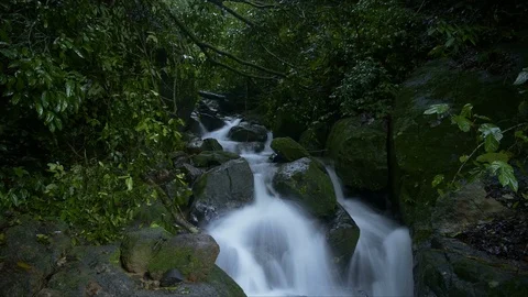 Small waterfall - Time lapse Vídeos de archivo 117167487