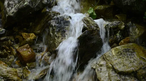 Small waterfall at Zillertal Alps Vídeos de archivo 34698579