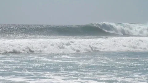 Small wave at Los Cabos beach Stock Footage 39379419