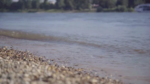 Small waves on the beach 動画素材 98301410