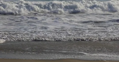 Small waves crashing in 4k Video stock 80133439