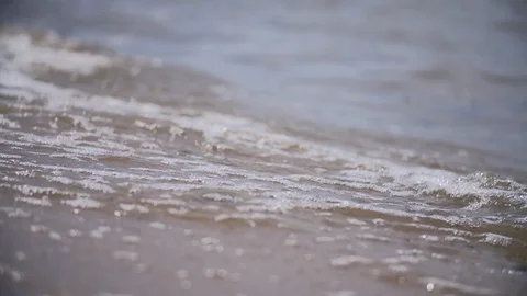 Small Waves Crashing 動画素材 94712393