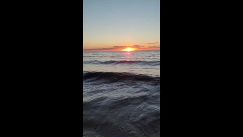 Small Waves at Sunset 動画素材 267039316