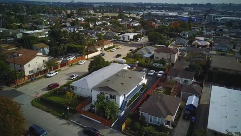 A Small white apetrment building in a middle class residential area of Los Stock Footage 160808046
