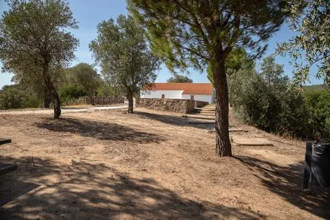 Small whitewashed Chapel of Senhora do Castelo in Vila Velha de Ródão, Portugal Stock Photos