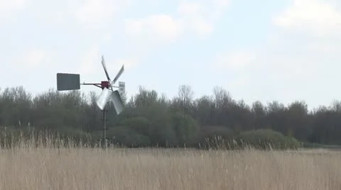 Small windmill Stockbeeldmateriaal 10909607