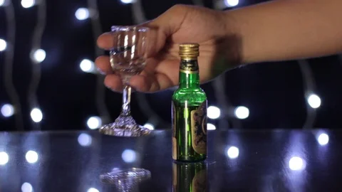 Small Wine Glass 库存影片 96188557