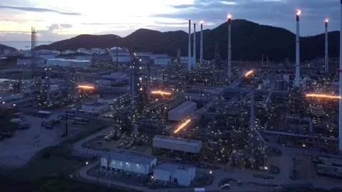Smart artificial intelligence futuristic concept oil refinery Stock Footage 160813627