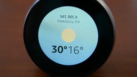 Smart Device with Screen Showing Weather Close Up Vídeo Stock 99521113