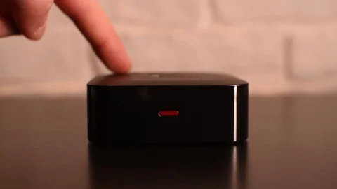 Smart home bluetooth audio device pairing process 스톡 동영상 98490378