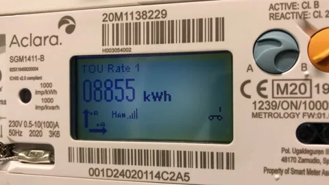 A smart meter, electric meter display panel showing the kWh reading. Vidéo 159001607